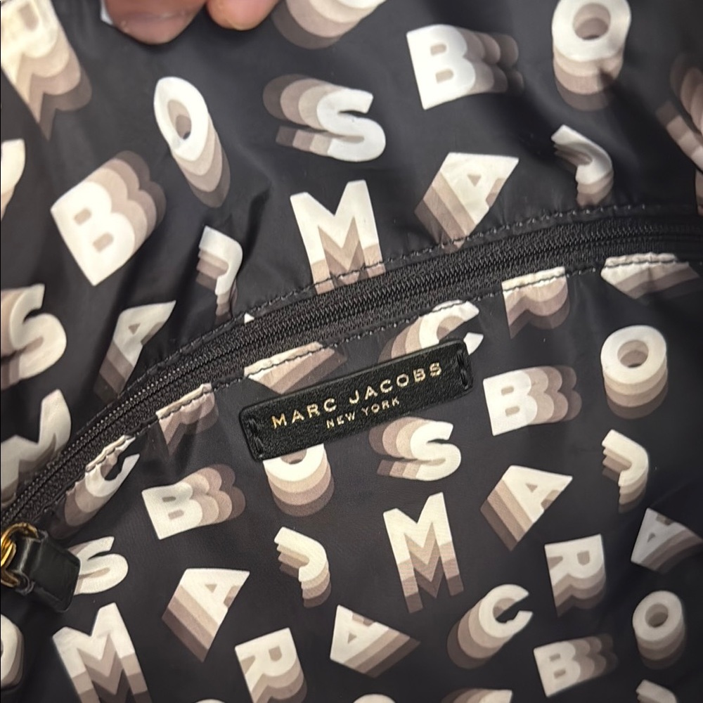 Marc Jacobs Black Leather Shoulder Bag with Striped Strap - Picture 4 of 8